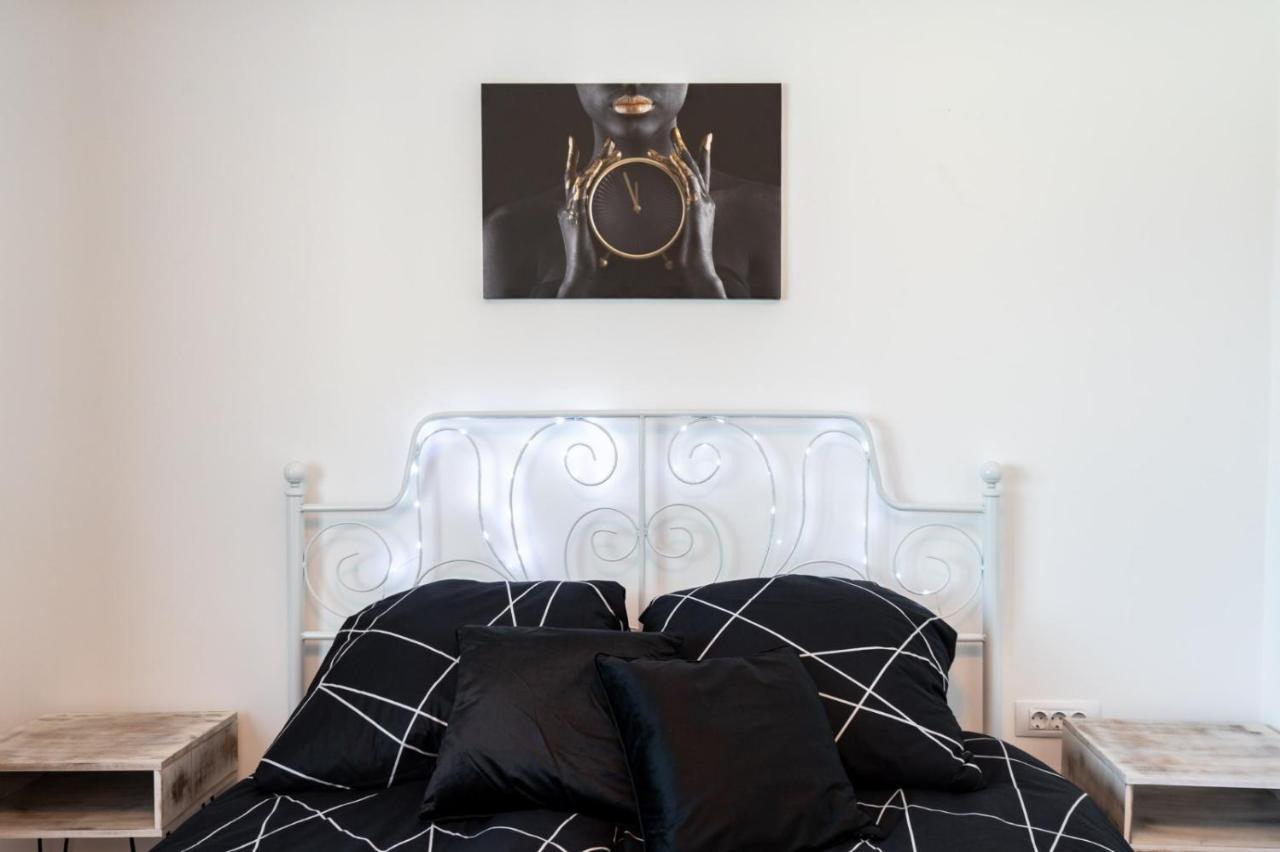 Spacious And Cozy Apartment In Central Bukarest Eksteriør billede